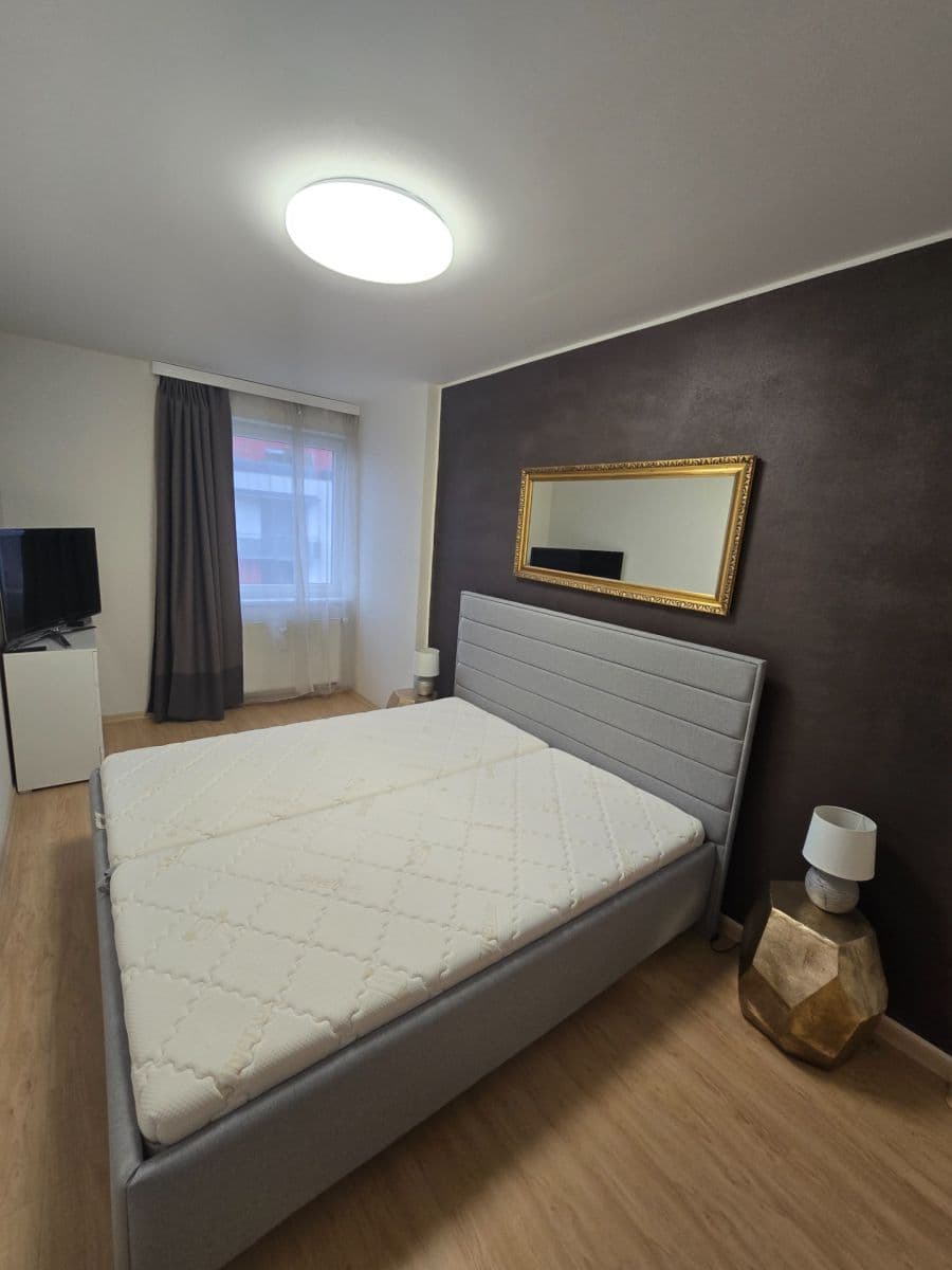 Pronájem bytu 2+kk 59 m², Svatojánská, Hradec Králové, Královéhradecký kraj Pronájem bytu 2+kk 59 m², Svatojánská, Hradec Králové, Královéhradecký kraj