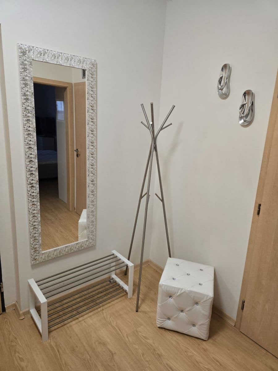 Pronájem bytu 2+kk 59 m², Svatojánská, Hradec Králové, Královéhradecký kraj Pronájem bytu 2+kk 59 m², Svatojánská, Hradec Králové, Královéhradecký kraj