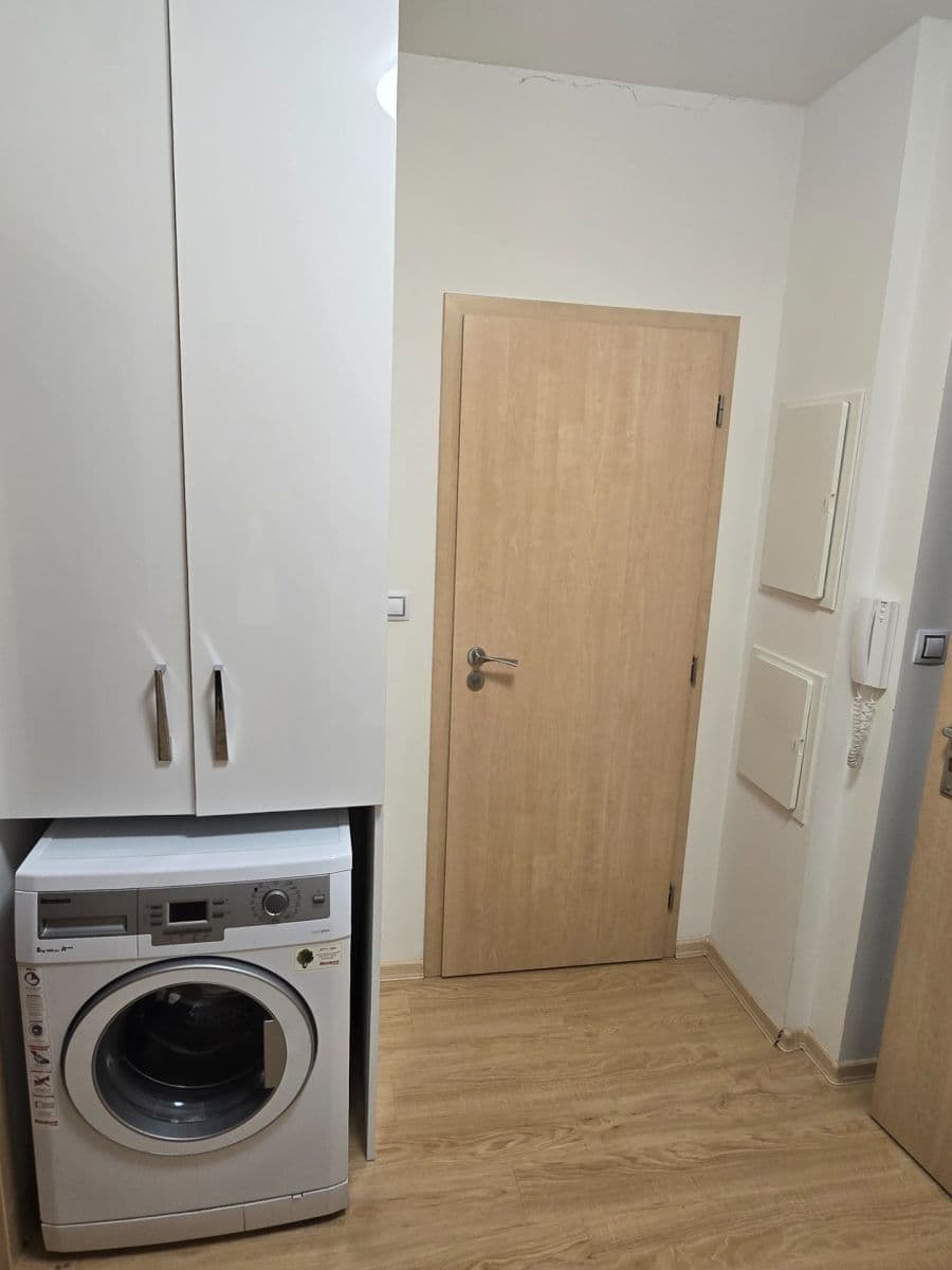 Pronájem bytu 2+kk 59 m², Svatojánská, Hradec Králové, Královéhradecký kraj Pronájem bytu 2+kk 59 m², Svatojánská, Hradec Králové, Královéhradecký kraj