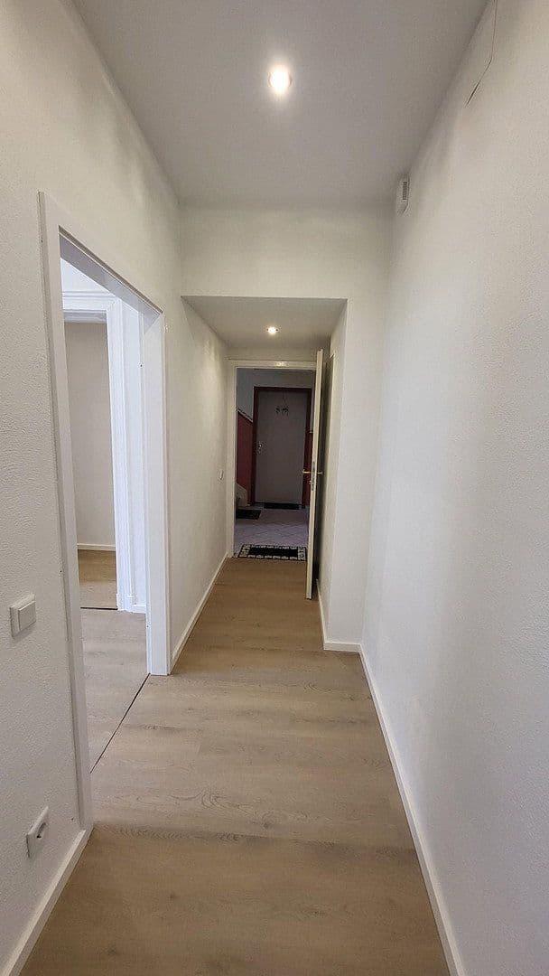 Pronájem bytu 2+1 54 m², Stübbenerstr. 46, Solingen, Severní Porýní-Vestfálsko Pronájem bytu 2+1 54 m², Stübbenerstr. 46, Solingen, Severní Porýní-Vestfálsko