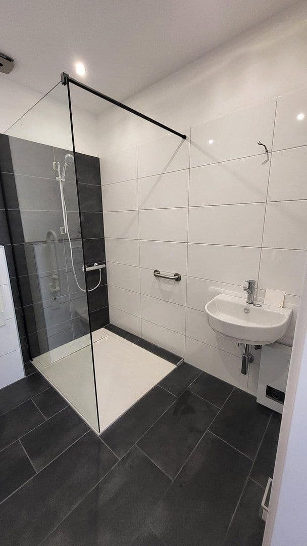 Pronájem bytu 2+1 54 m², Stübbenerstr. 46, Solingen, Severní Porýní-Vestfálsko Pronájem bytu 2+1 54 m², Stübbenerstr. 46, Solingen, Severní Porýní-Vestfálsko