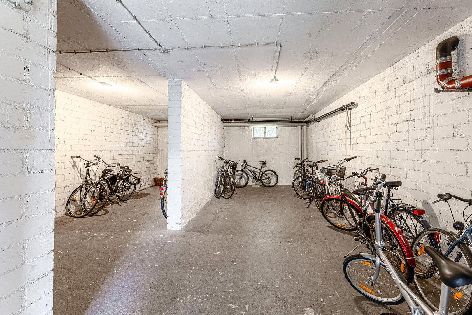 Prodej bytu 4+1 98 m², Allerseeweg 14, Höchberg, Bavorsko Prodej bytu 4+1 98 m², Allerseeweg 14, Höchberg, Bavorsko