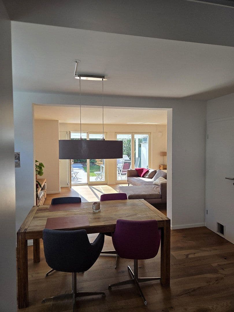 Prodej domu 138 m², pozemek 261 m², Bonn - Buschdorf, Severní Porýní-Vestfálsko Prodej domu 138 m², pozemek 261 m², Bonn - Buschdorf, Severní Porýní-Vestfálsko