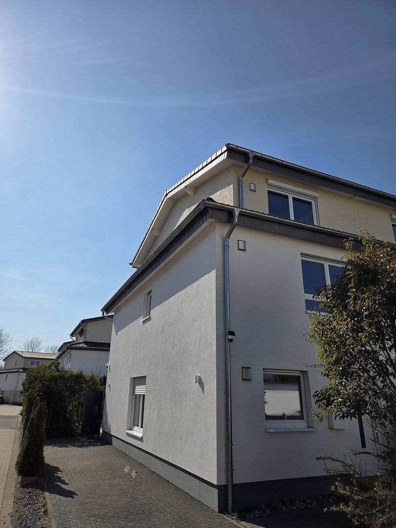 Prodej domu 138 m², pozemek 261 m², Bonn - Buschdorf, Severní Porýní-Vestfálsko Prodej domu 138 m², pozemek 261 m², Bonn - Buschdorf, Severní Porýní-Vestfálsko