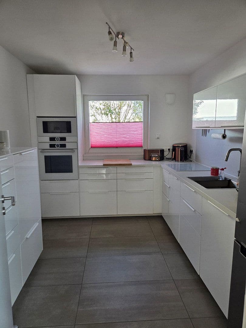 Prodej domu 138 m², pozemek 261 m², Bonn - Buschdorf, Severní Porýní-Vestfálsko Prodej domu 138 m², pozemek 261 m², Bonn - Buschdorf, Severní Porýní-Vestfálsko