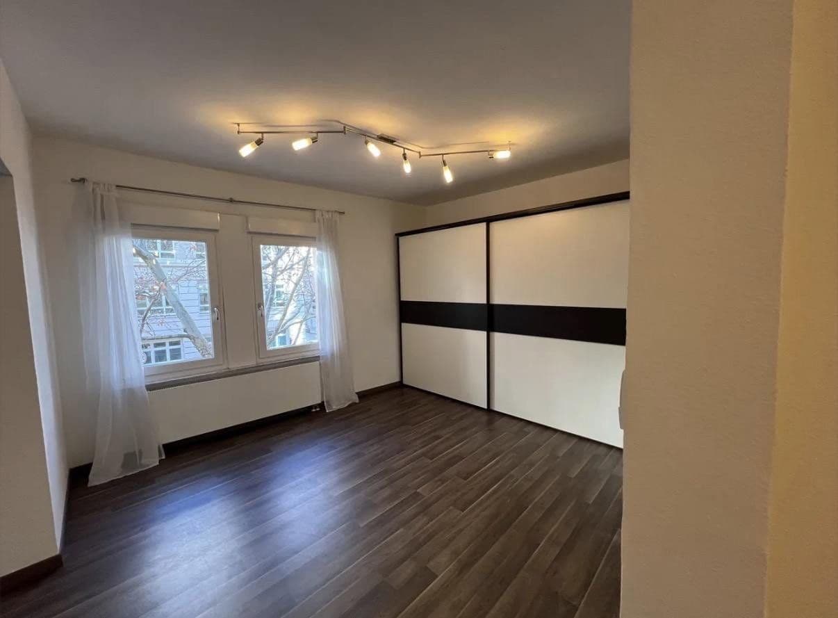 Pronájem bytu 3+kk 97 m², Stuttgart, Bádensko-Württembersko Pronájem bytu 3+kk 97 m², Stuttgart, Bádensko-Württembersko