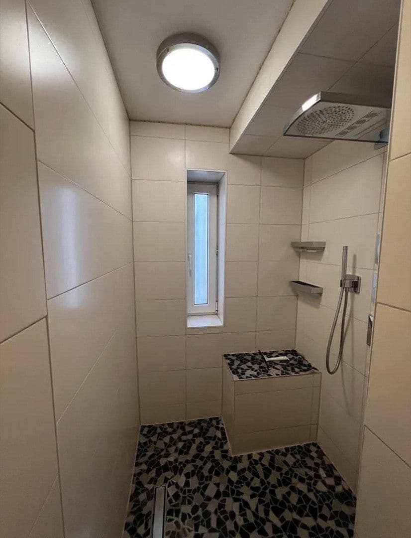 Pronájem bytu 3+kk 97 m², Stuttgart, Bádensko-Württembersko Pronájem bytu 3+kk 97 m², Stuttgart, Bádensko-Württembersko