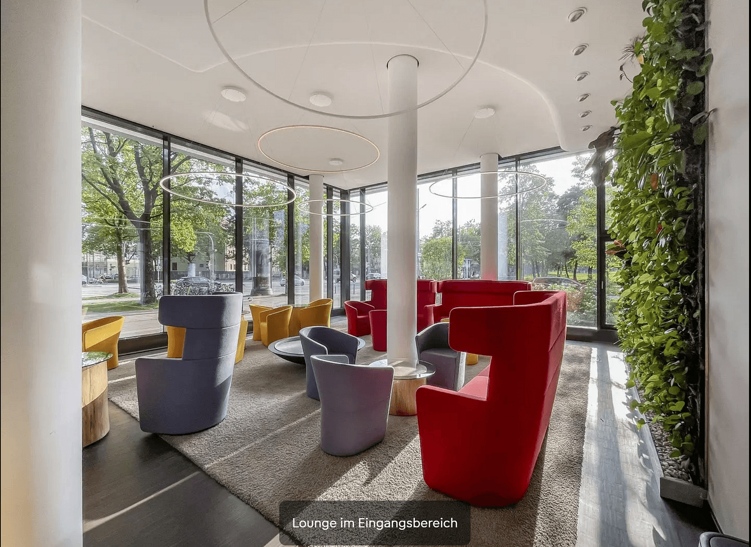 Pronájem bytu 1+1 24 m², studiomuc, München, Bavorsko Pronájem bytu 1+1 24 m², studiomuc, München, Bavorsko