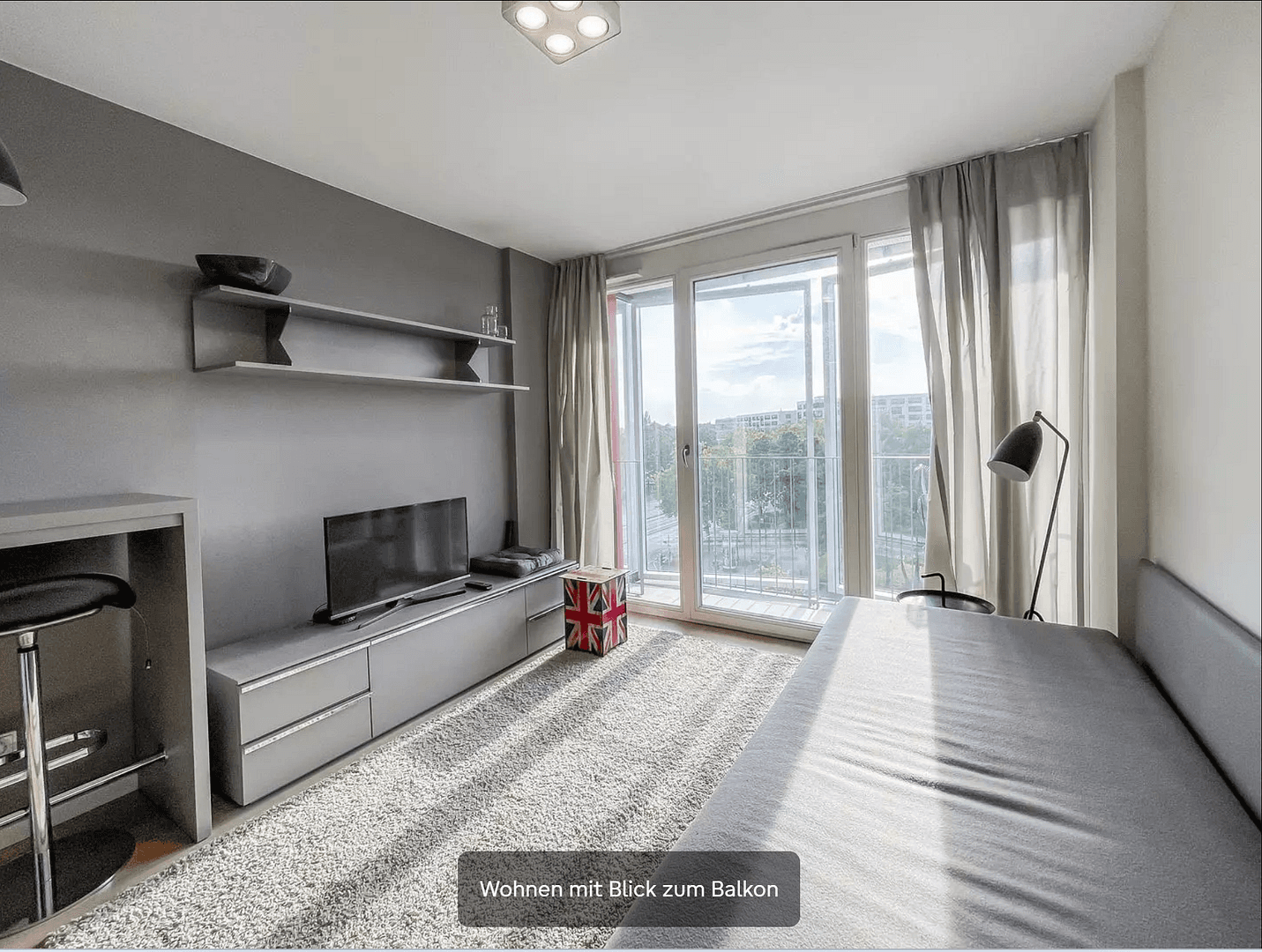 Pronájem bytu 1+1 24 m², studiomuc, München, Bavorsko Pronájem bytu 1+1 24 m², studiomuc, München, Bavorsko