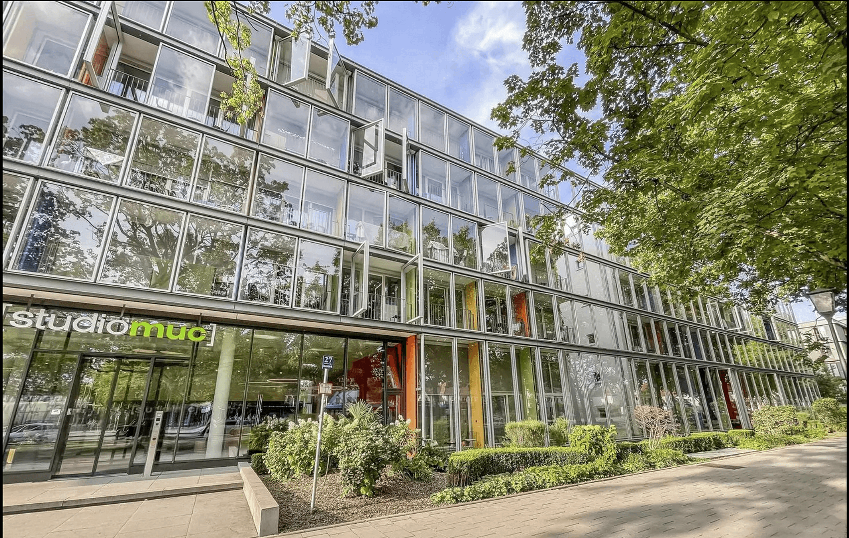 Pronájem bytu 1+1 24 m², studiomuc, München, Bavorsko Pronájem bytu 1+1 24 m², studiomuc, München, Bavorsko
