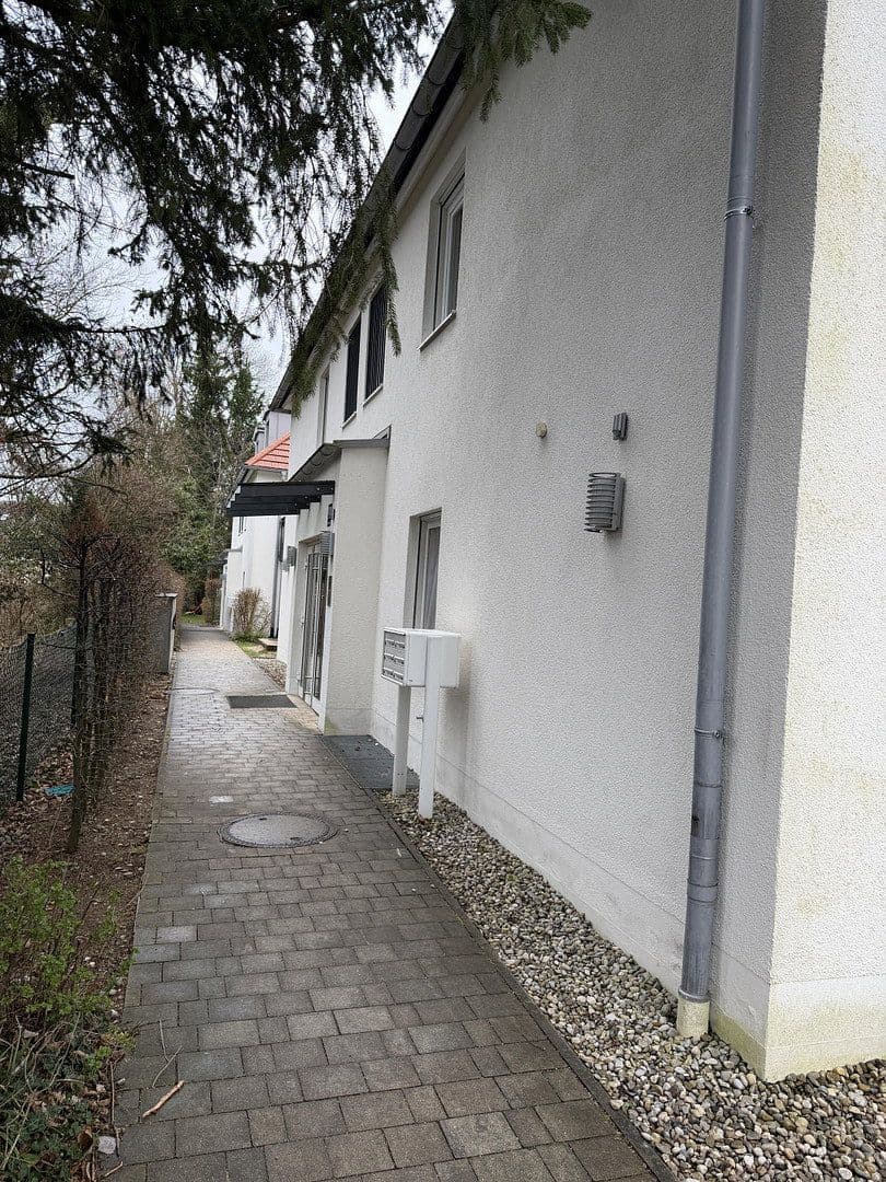 Pronájem bytu 2+1 70 m², Forstenrieder Allee 221, München, Bavorsko Pronájem bytu 2+1 70 m², Forstenrieder Allee 221, München, Bavorsko