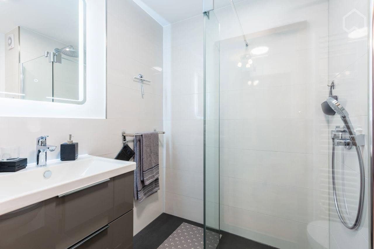 Pronájem bytu 2+1 56 m², Feldbergstraße 8, Köln, Severní Porýní-Vestfálsko Pronájem bytu 2+1 56 m², Feldbergstraße 8, Köln, Severní Porýní-Vestfálsko