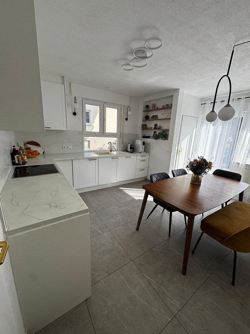 Prodej bytu 4+1 112 m², Plochingen, Bádensko-Württembersko Prodej bytu 4+1 112 m², Plochingen, Bádensko-Württembersko