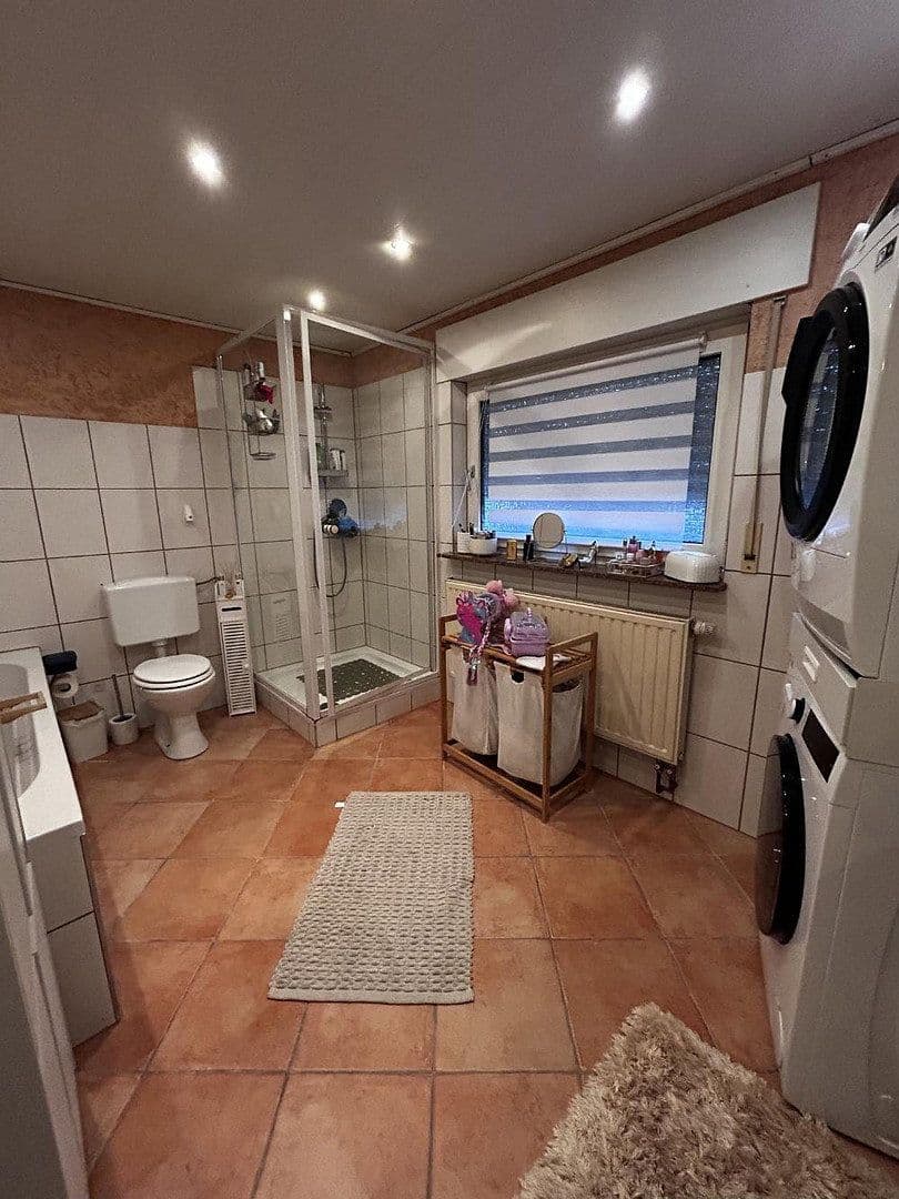 Prodej domu 153 m², pozemek 245 m², Georg-Fröba-Straße 16, Alsbach-Hähnlein, Hessen Prodej domu 153 m², pozemek 245 m², Georg-Fröba-Straße 16, Alsbach-Hähnlein, Hessen