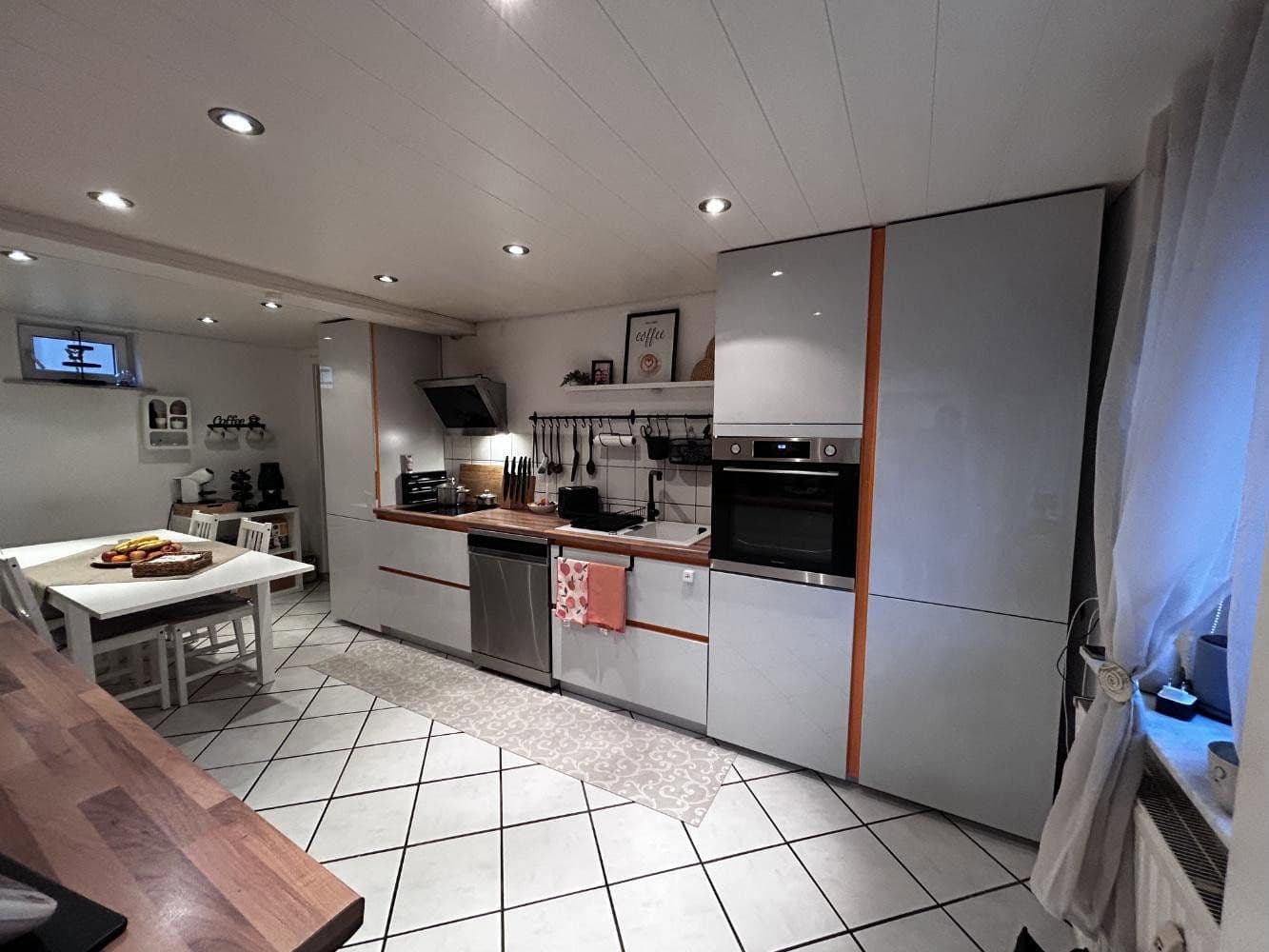 Prodej domu 153 m², pozemek 245 m², Georg-Fröba-Straße 16, Alsbach-Hähnlein, Hessen Prodej domu 153 m², pozemek 245 m², Georg-Fröba-Straße 16, Alsbach-Hähnlein, Hessen