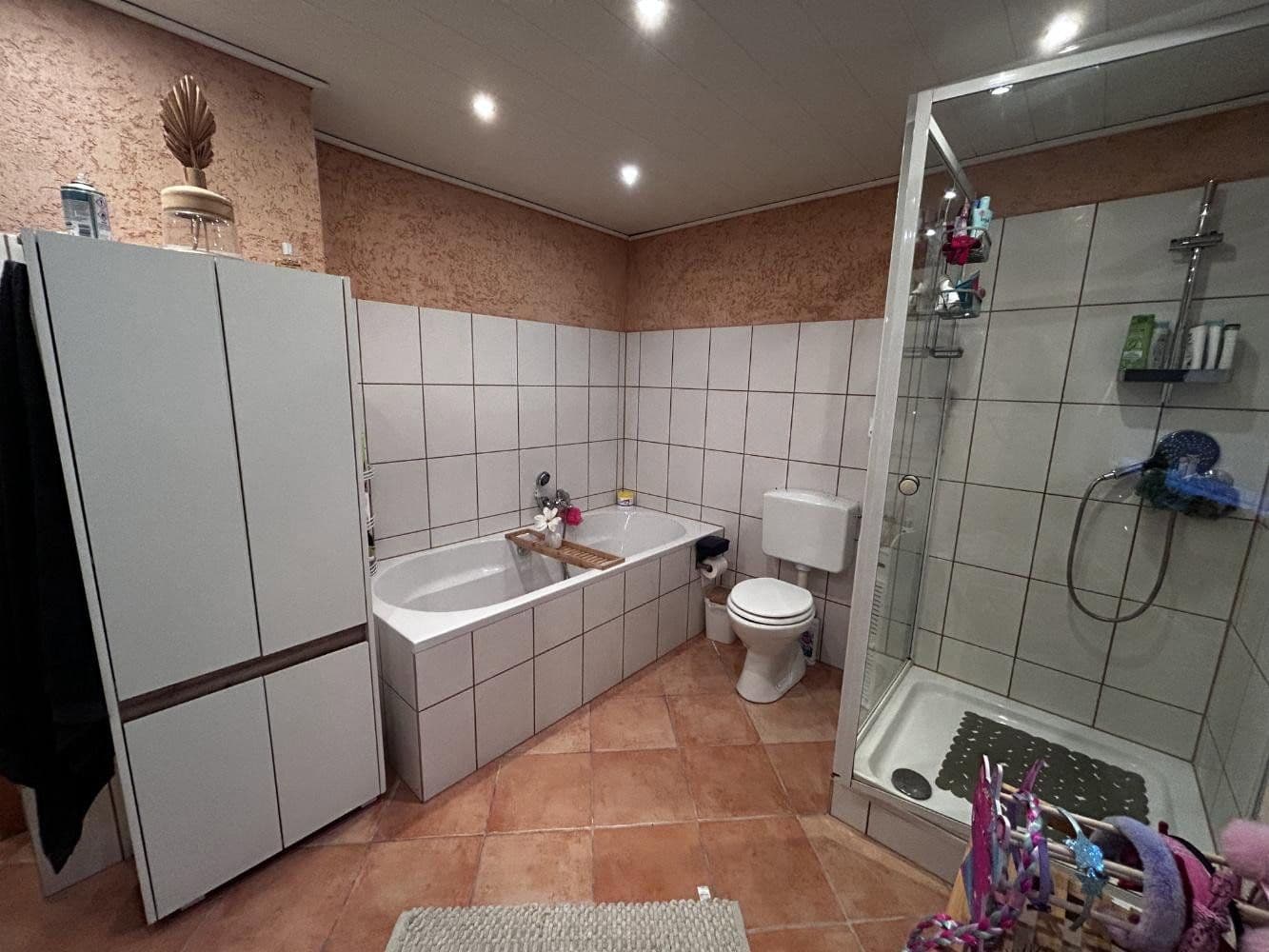 Prodej domu 153 m², pozemek 245 m², Georg-Fröba-Straße 16, Alsbach-Hähnlein, Hessen Prodej domu 153 m², pozemek 245 m², Georg-Fröba-Straße 16, Alsbach-Hähnlein, Hessen