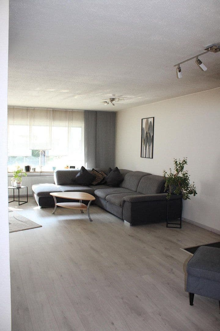 Prodej domu 130 m², pozemek 188 m², Ahornstraße 124, Feucht, Bavorsko Prodej domu 130 m², pozemek 188 m², Ahornstraße 124, Feucht, Bavorsko