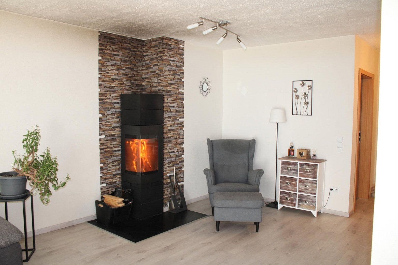 Prodej domu 130 m², pozemek 188 m², Ahornstraße 124, Feucht, Bavorsko Prodej domu 130 m², pozemek 188 m², Ahornstraße 124, Feucht, Bavorsko