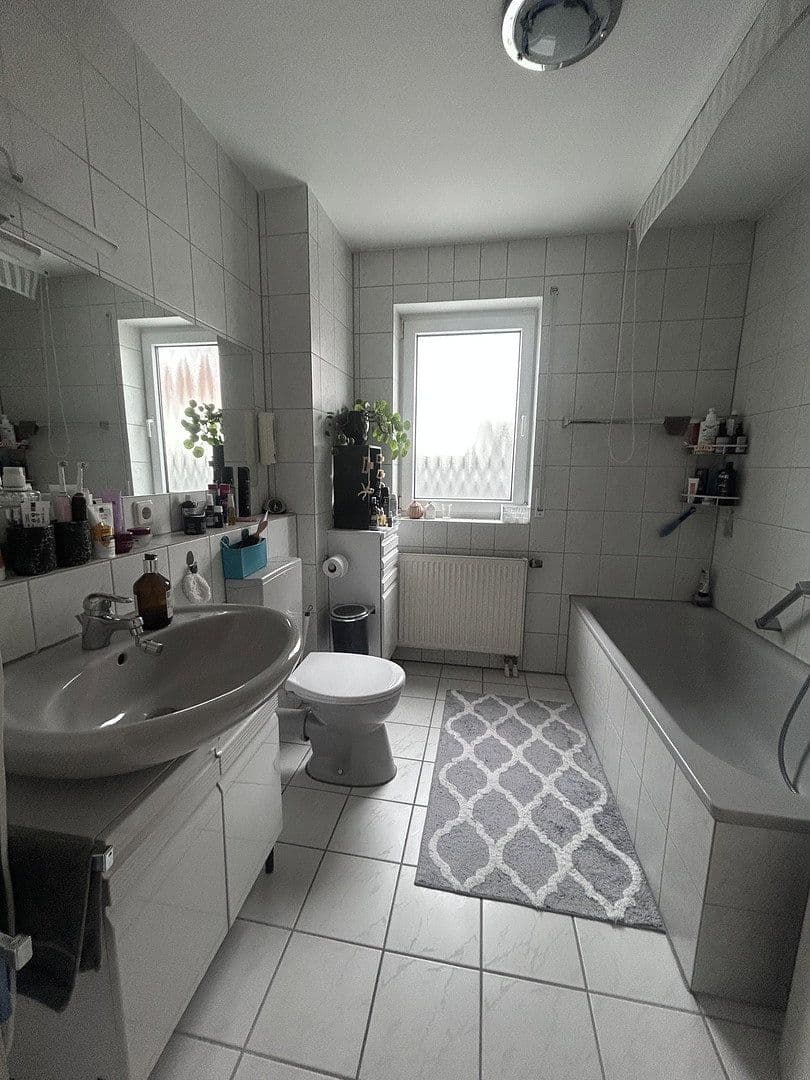 Pronájem bytu 2+1 75 m², Breslauerstraße 3, Hainburg, Hessen Pronájem bytu 2+1 75 m², Breslauerstraße 3, Hainburg, Hessen
