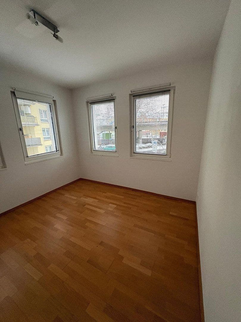 Pronájem bytu 3+1 105 m², Adalbertstrasse 64, Frankfurt am Main, Hessen Pronájem bytu 3+1 105 m², Adalbertstrasse 64, Frankfurt am Main, Hessen