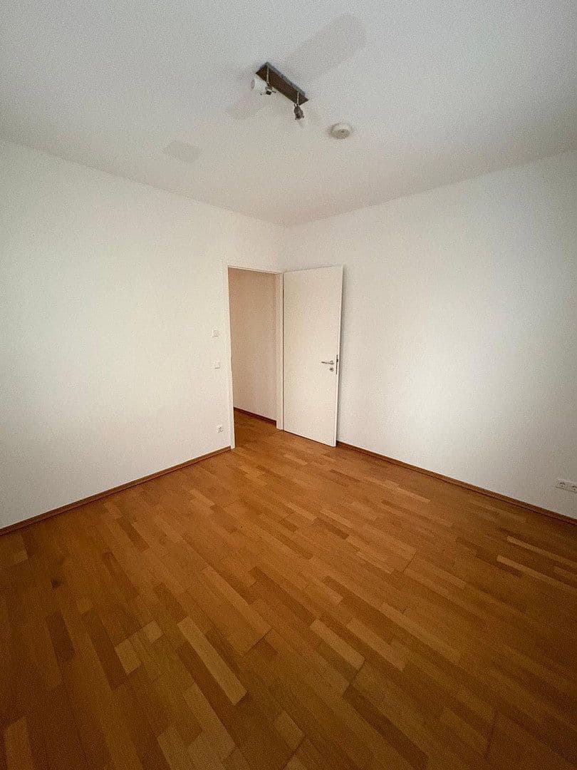 Pronájem bytu 3+1 105 m², Adalbertstrasse 64, Frankfurt am Main, Hessen Pronájem bytu 3+1 105 m², Adalbertstrasse 64, Frankfurt am Main, Hessen