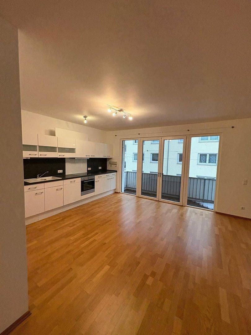 Pronájem bytu 3+1 105 m², Adalbertstrasse 64, Frankfurt am Main, Hessen Pronájem bytu 3+1 105 m², Adalbertstrasse 64, Frankfurt am Main, Hessen