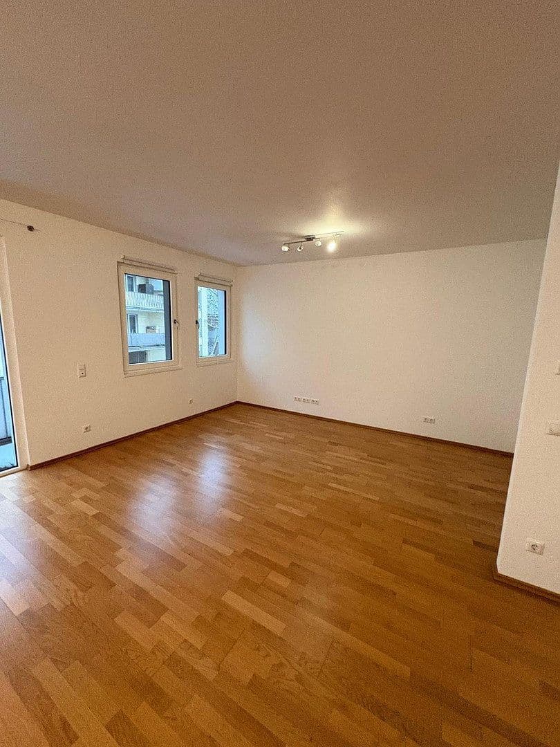 Pronájem bytu 3+1 105 m², Adalbertstrasse 64, Frankfurt am Main, Hessen Pronájem bytu 3+1 105 m², Adalbertstrasse 64, Frankfurt am Main, Hessen