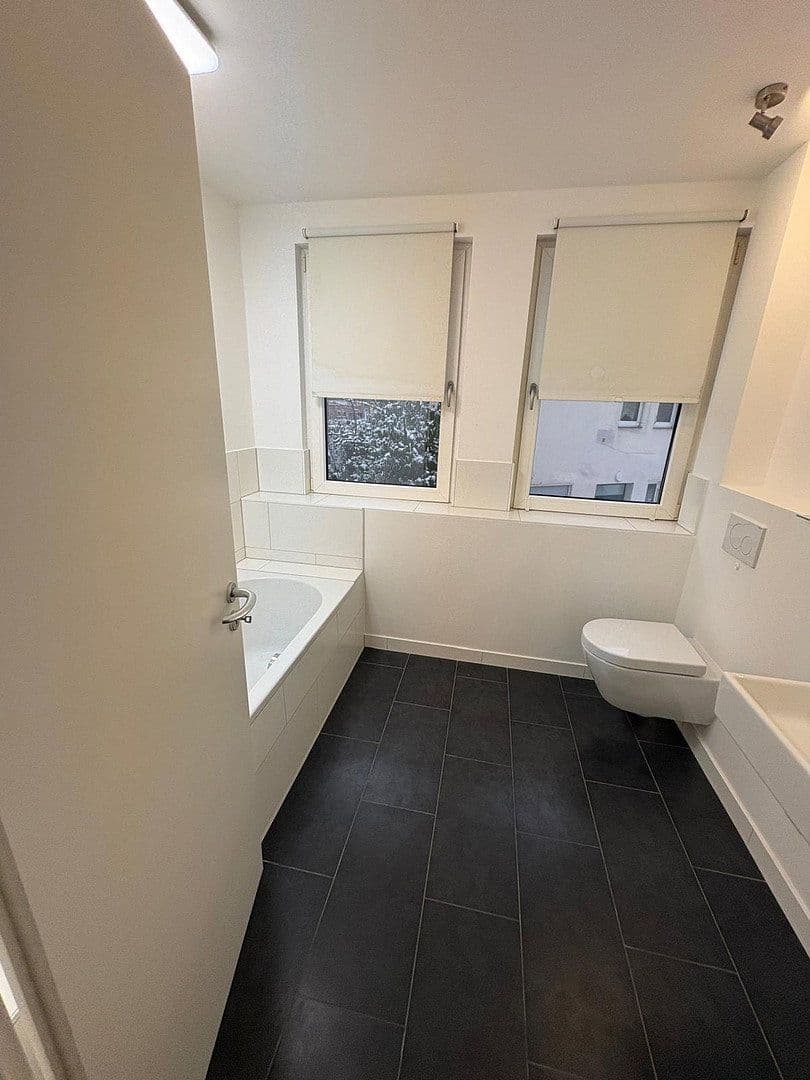 Pronájem bytu 3+1 105 m², Adalbertstrasse 64, Frankfurt am Main, Hessen Pronájem bytu 3+1 105 m², Adalbertstrasse 64, Frankfurt am Main, Hessen