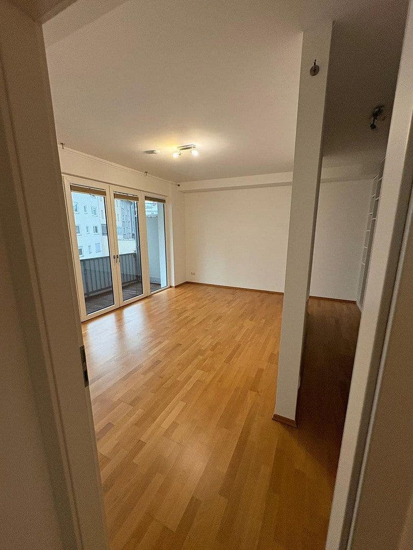 Pronájem bytu 3+1 105 m², Adalbertstrasse 64, Frankfurt am Main, Hessen Pronájem bytu 3+1 105 m², Adalbertstrasse 64, Frankfurt am Main, Hessen