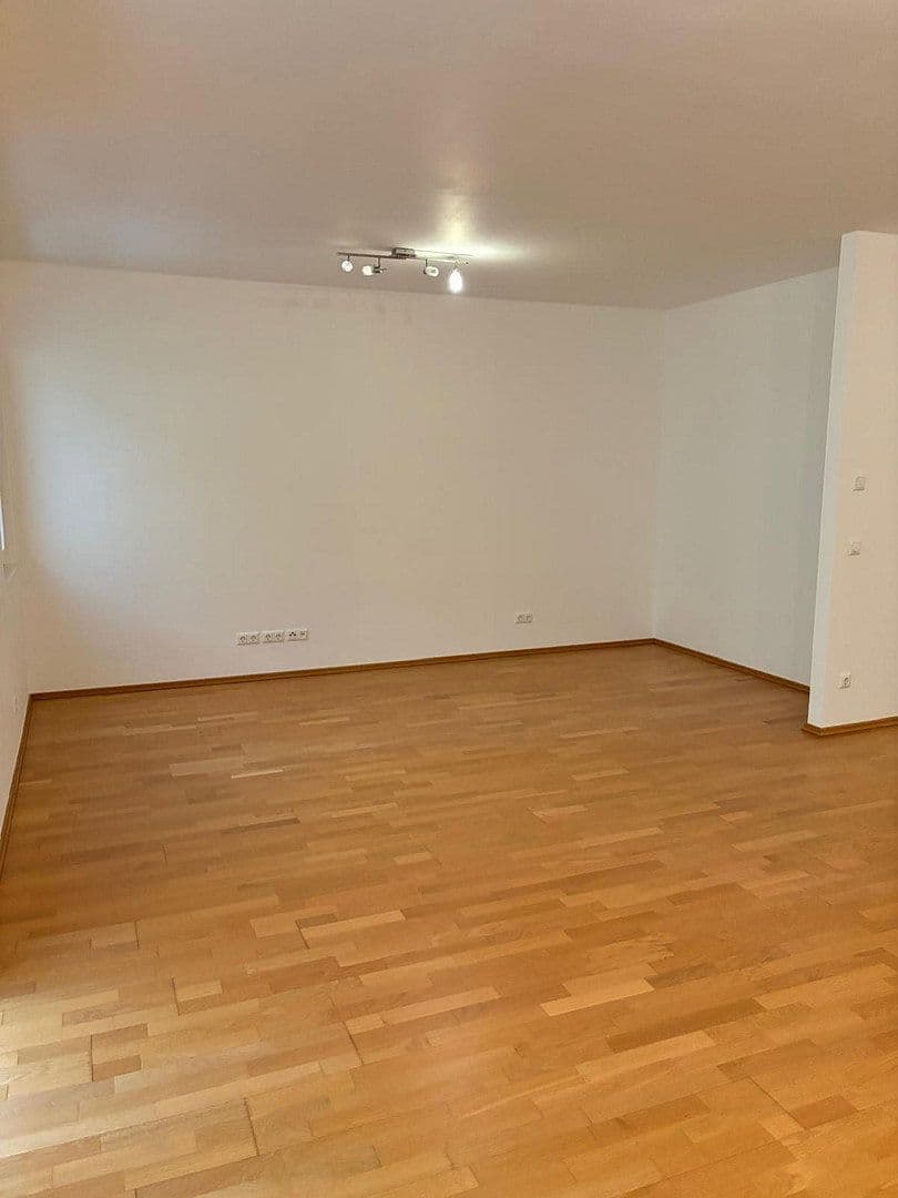 Pronájem bytu 3+1 105 m², Adalbertstrasse 64, Frankfurt am Main, Hessen Pronájem bytu 3+1 105 m², Adalbertstrasse 64, Frankfurt am Main, Hessen