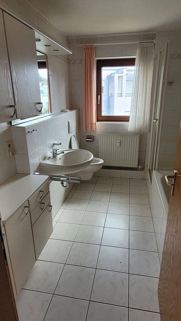 Pronájem bytu 3+1 84 m², Pforzheim, Bádensko-Württembersko Pronájem bytu 3+1 84 m², Pforzheim, Bádensko-Württembersko