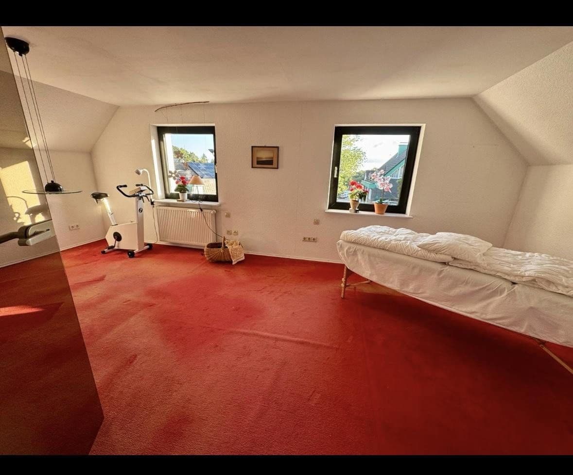 Prodej domu 142 m², pozemek 1.060 m², Remscheid, Severní Porýní-Vestfálsko Prodej domu 142 m², pozemek 1.060 m², Remscheid, Severní Porýní-Vestfálsko