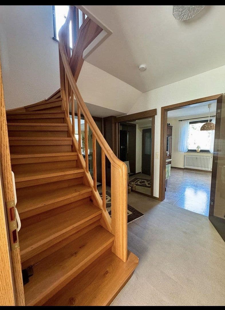 Prodej domu 142 m², pozemek 1.060 m², Remscheid, Severní Porýní-Vestfálsko Prodej domu 142 m², pozemek 1.060 m², Remscheid, Severní Porýní-Vestfálsko