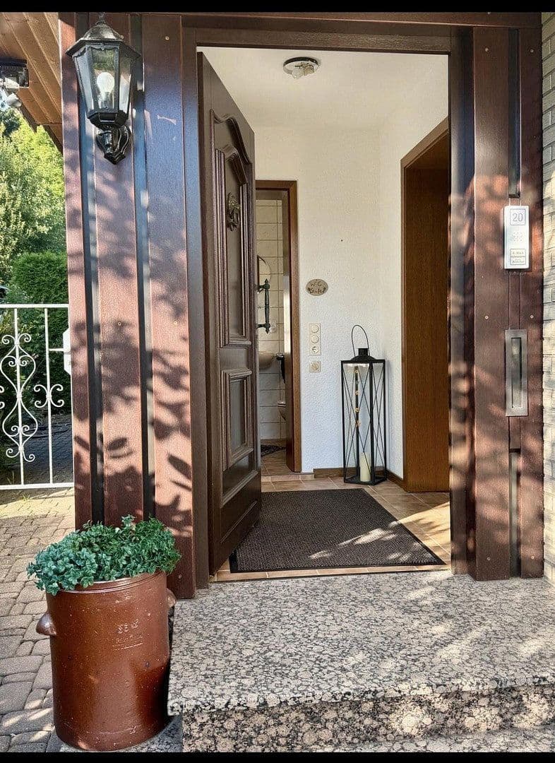 Prodej domu 142 m², pozemek 1.060 m², Remscheid, Severní Porýní-Vestfálsko Prodej domu 142 m², pozemek 1.060 m², Remscheid, Severní Porýní-Vestfálsko