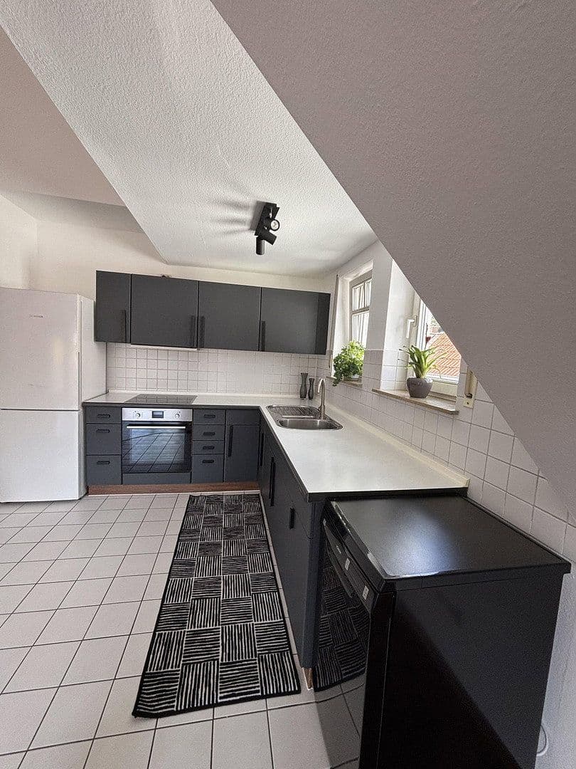 Pronájem bytu 2+1 69 m², Alte Bergstrasse 27, Seeheim-Jugenheim, Hessen Pronájem bytu 2+1 69 m², Alte Bergstrasse 27, Seeheim-Jugenheim, Hessen