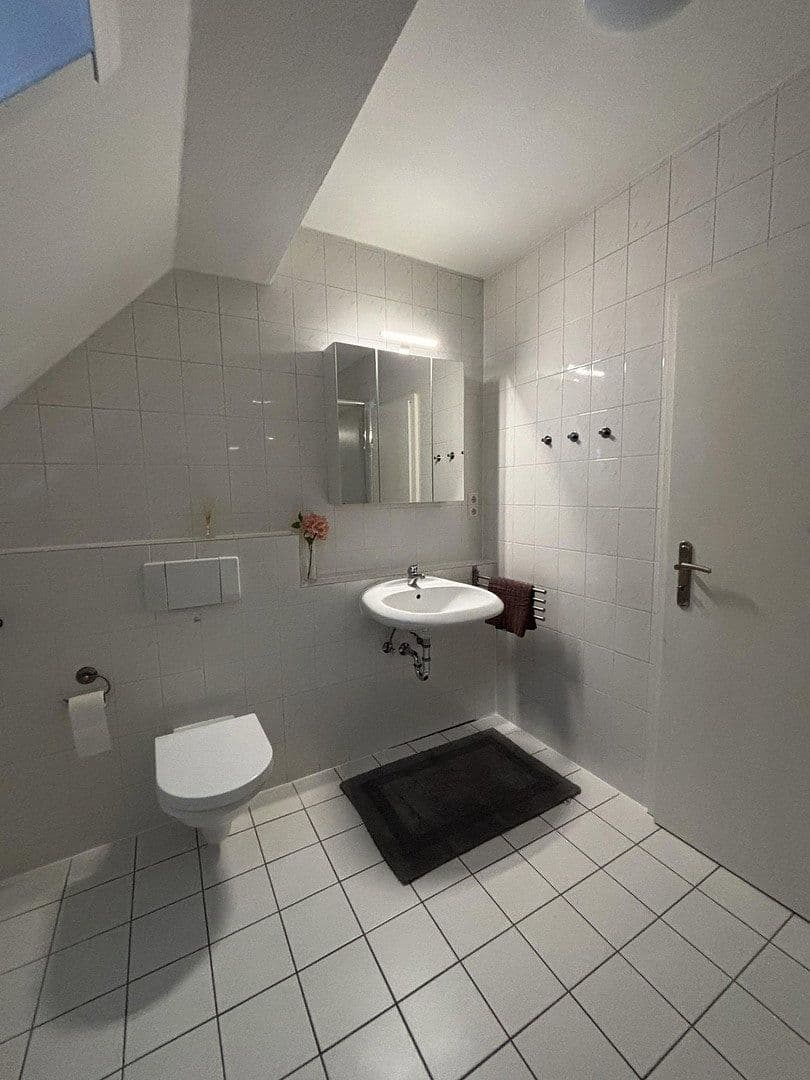 Pronájem bytu 2+1 69 m², Alte Bergstrasse 27, Seeheim-Jugenheim, Hessen Pronájem bytu 2+1 69 m², Alte Bergstrasse 27, Seeheim-Jugenheim, Hessen