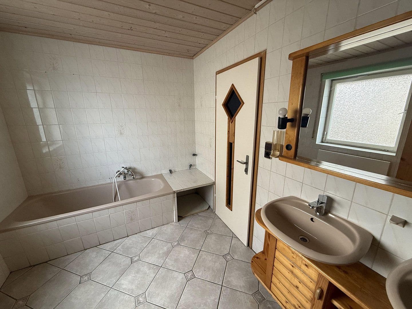 Prodej domu 140 m², pozemek 300 m², Dettingen an der Iller, Bádensko-Württembersko Prodej domu 140 m², pozemek 300 m², Dettingen an der Iller, Bádensko-Württembersko