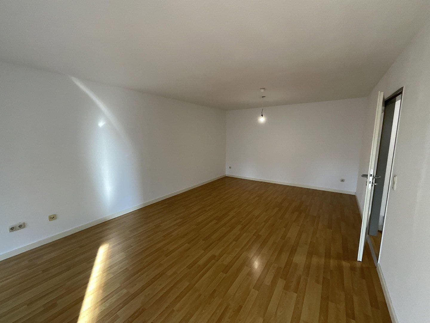 Pronájem bytu 2+1 61 m², Köln, Severní Porýní-Vestfálsko Pronájem bytu 2+1 61 m², Köln, Severní Porýní-Vestfálsko
