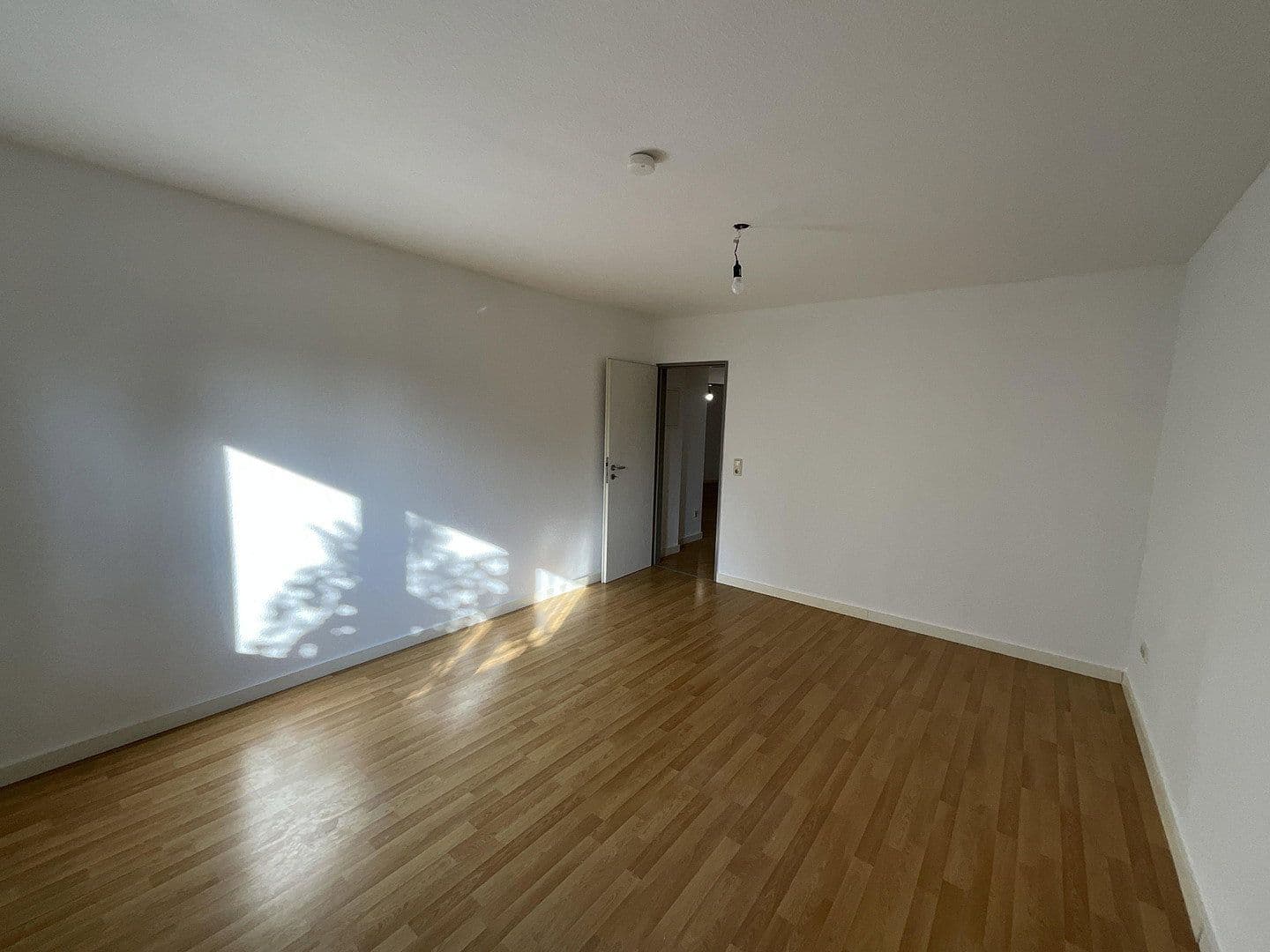 Pronájem bytu 2+1 61 m², Köln, Severní Porýní-Vestfálsko Pronájem bytu 2+1 61 m², Köln, Severní Porýní-Vestfálsko