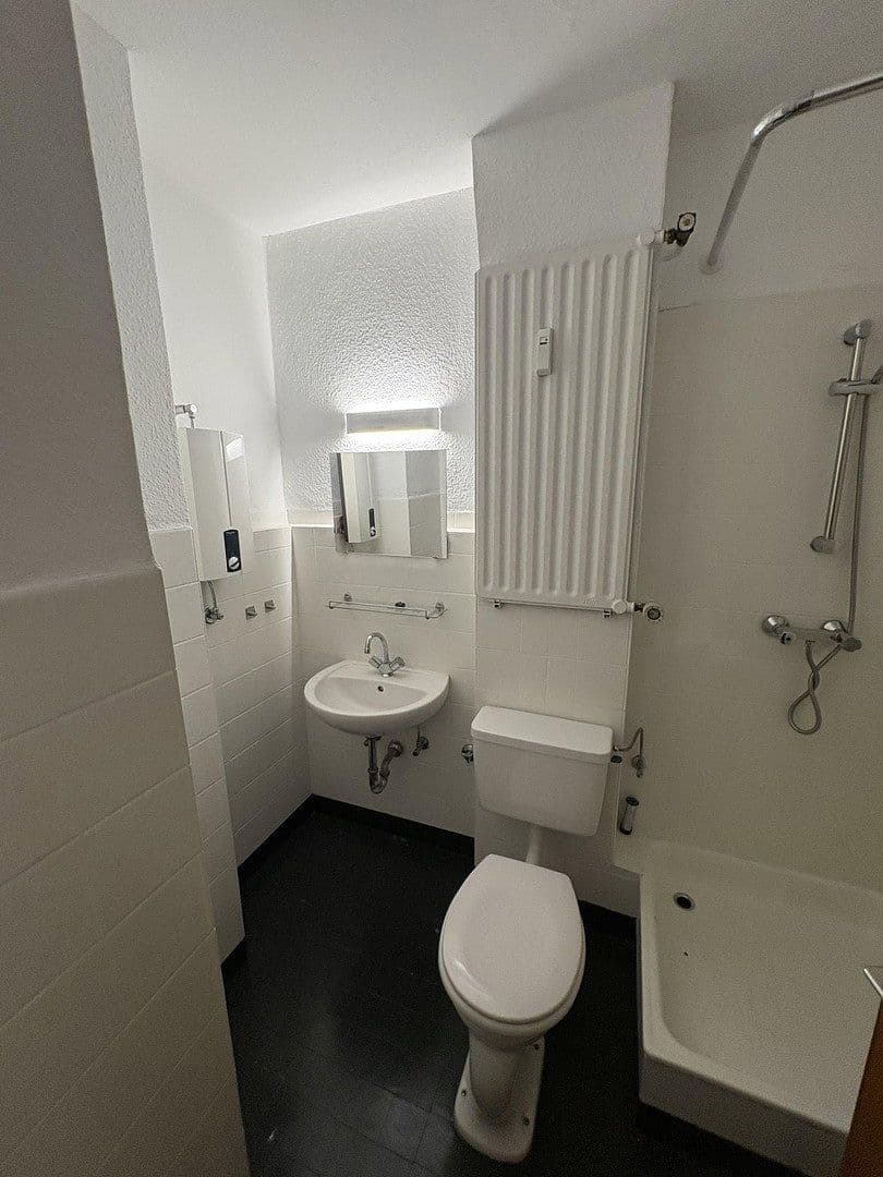 Pronájem bytu 1+1 33 m², Oberhausen, Severní Porýní-Vestfálsko Pronájem bytu 1+1 33 m², Oberhausen, Severní Porýní-Vestfálsko