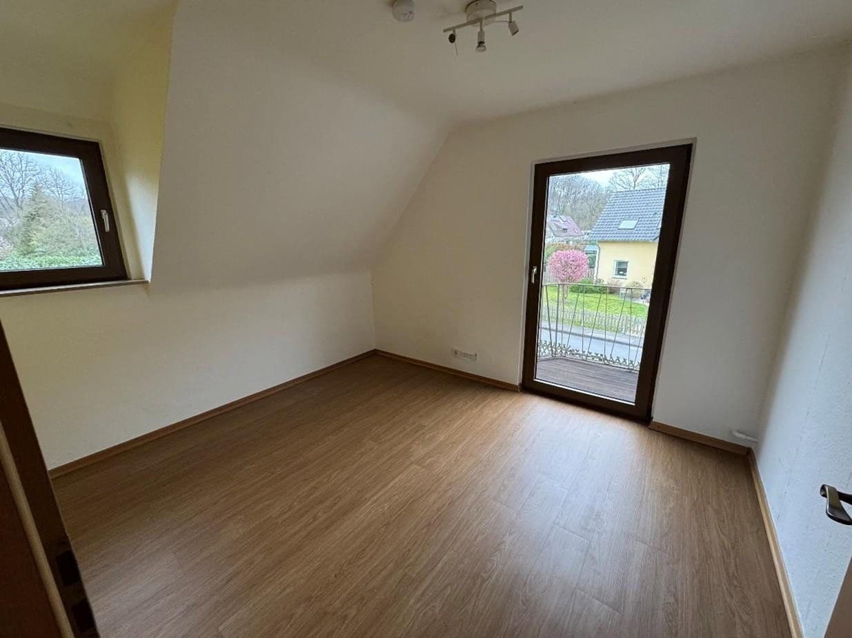 Prodej domu 142 m², pozemek 862 m², Odenthal, Severní Porýní-Vestfálsko Prodej domu 142 m², pozemek 862 m², Odenthal, Severní Porýní-Vestfálsko