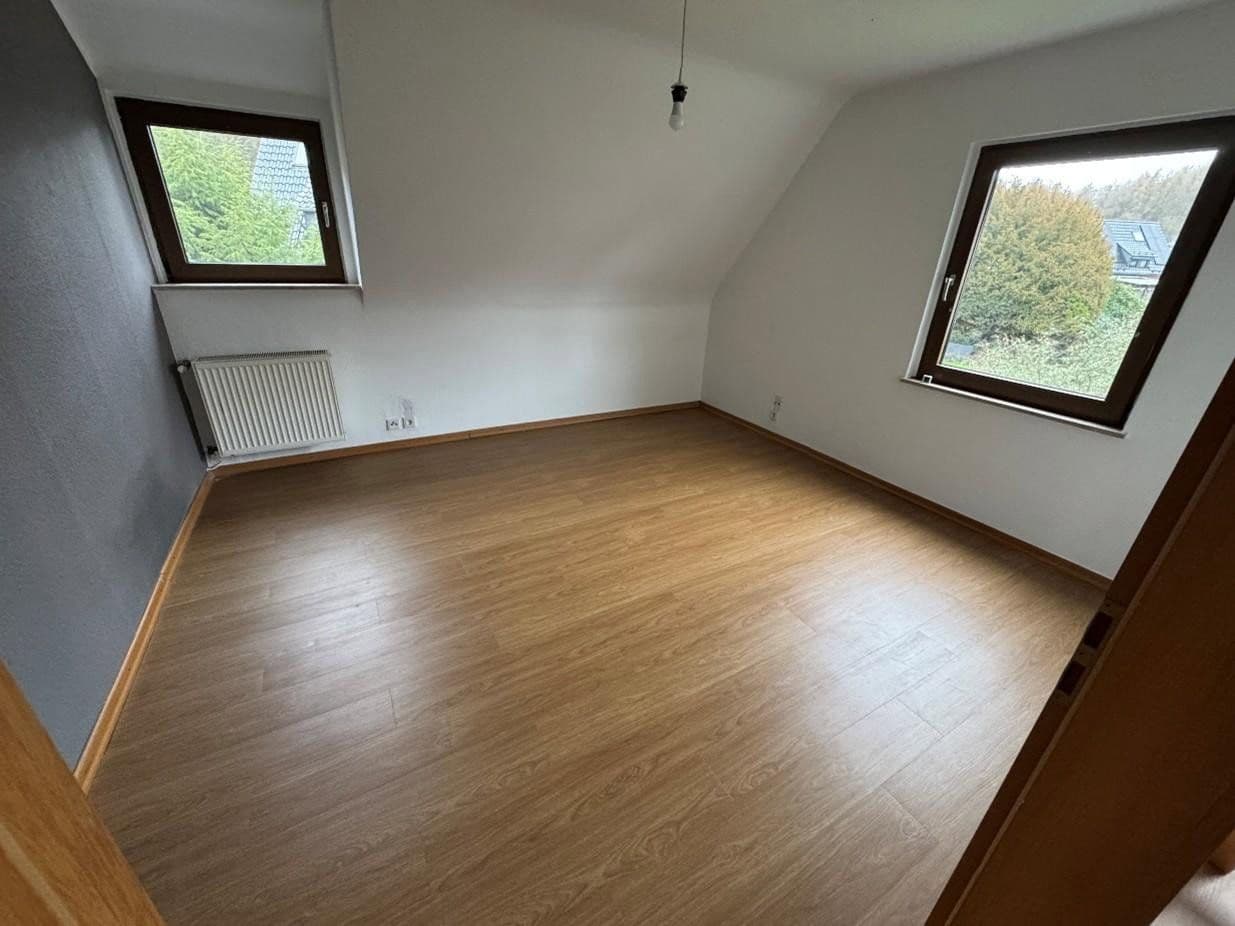 Prodej domu 142 m², pozemek 862 m², Odenthal, Severní Porýní-Vestfálsko Prodej domu 142 m², pozemek 862 m², Odenthal, Severní Porýní-Vestfálsko