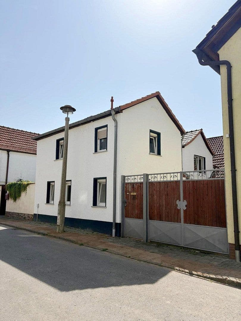 Prodej domu 107 m², pozemek 170 m², Hebe A 3, Bad Frankenhausen/Kyffhäuser, Durynsko Prodej domu 107 m², pozemek 170 m², Hebe A 3, Bad Frankenhausen/Kyffhäuser, Durynsko