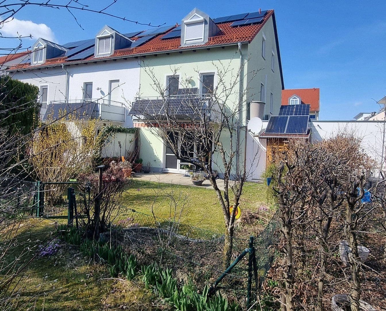 Prodej domu 150 m², pozemek 207 m², Händelstr. 1, Feldkirchen, Bavorsko Prodej domu 150 m², pozemek 207 m², Händelstr. 1, Feldkirchen, Bavorsko