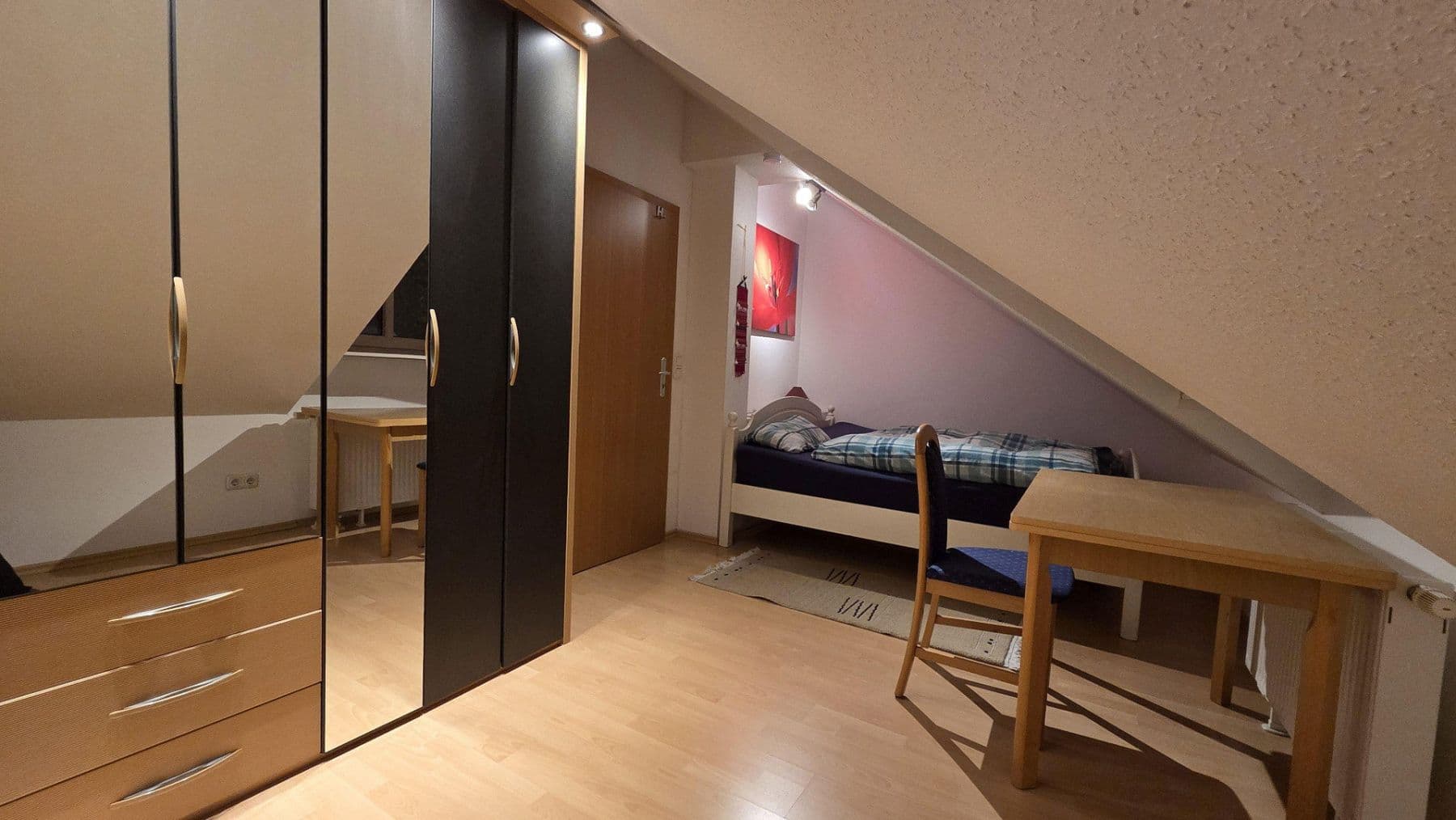 Prodej domu 150 m², pozemek 207 m², Händelstr. 1, Feldkirchen, Bavorsko Prodej domu 150 m², pozemek 207 m², Händelstr. 1, Feldkirchen, Bavorsko