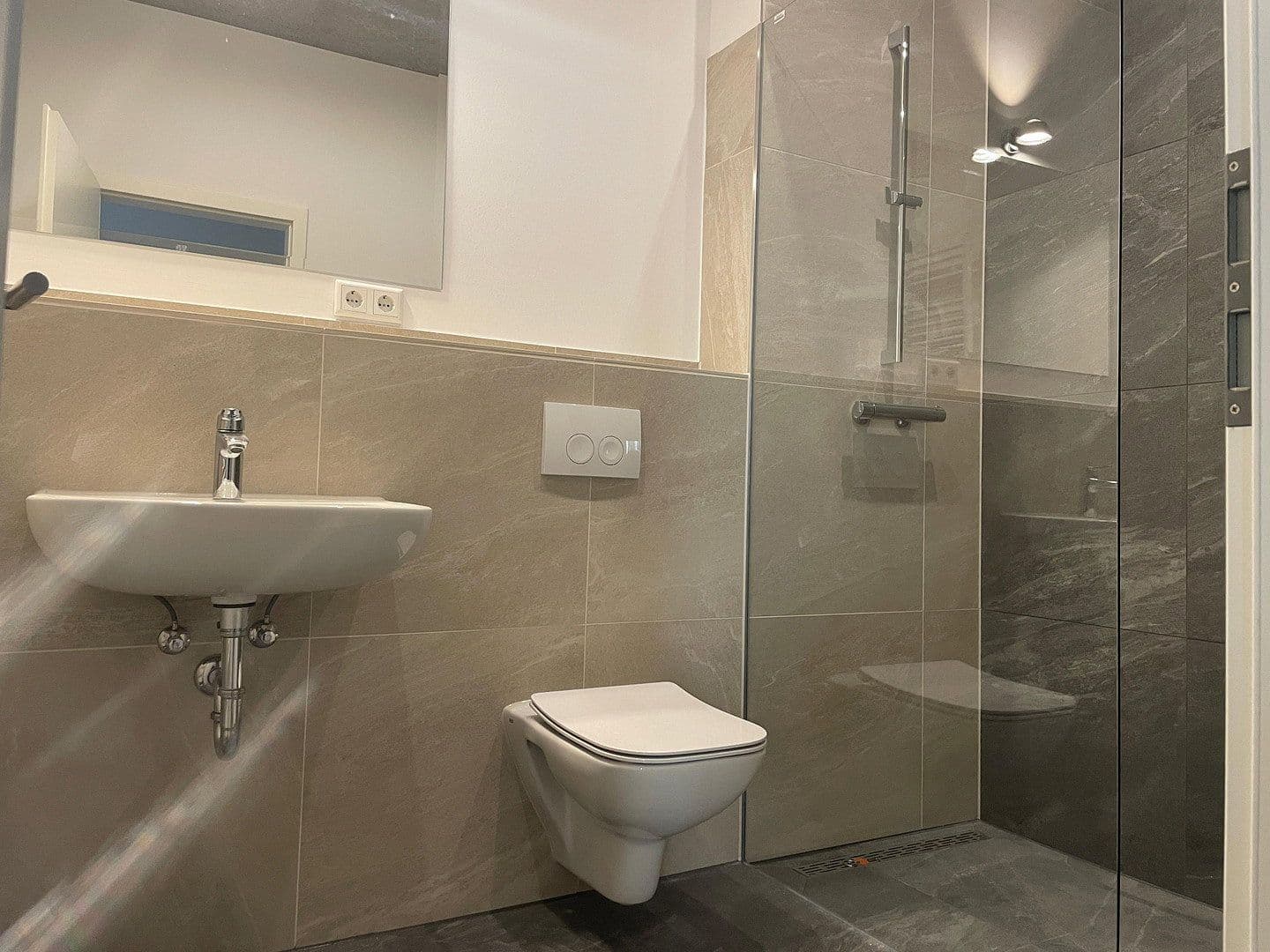 Pronájem bytu 3+1 68 m², Altranstädter Str. 22, Leipzig, Sasko Pronájem bytu 3+1 68 m², Altranstädter Str. 22, Leipzig, Sasko