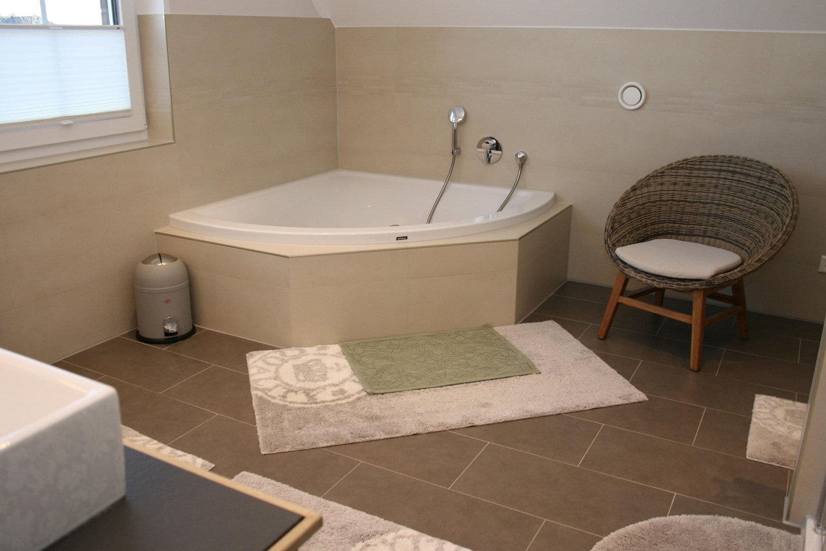 Prodej domu 167 m², pozemek 1.266 m², Vierden, Dolní Sasko Prodej domu 167 m², pozemek 1.266 m², Vierden, Dolní Sasko