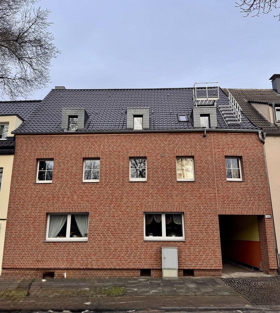 Pronájem bytu 4+1 112 m², Bochum, Severní Porýní-Vestfálsko Pronájem bytu 4+1 112 m², Bochum, Severní Porýní-Vestfálsko