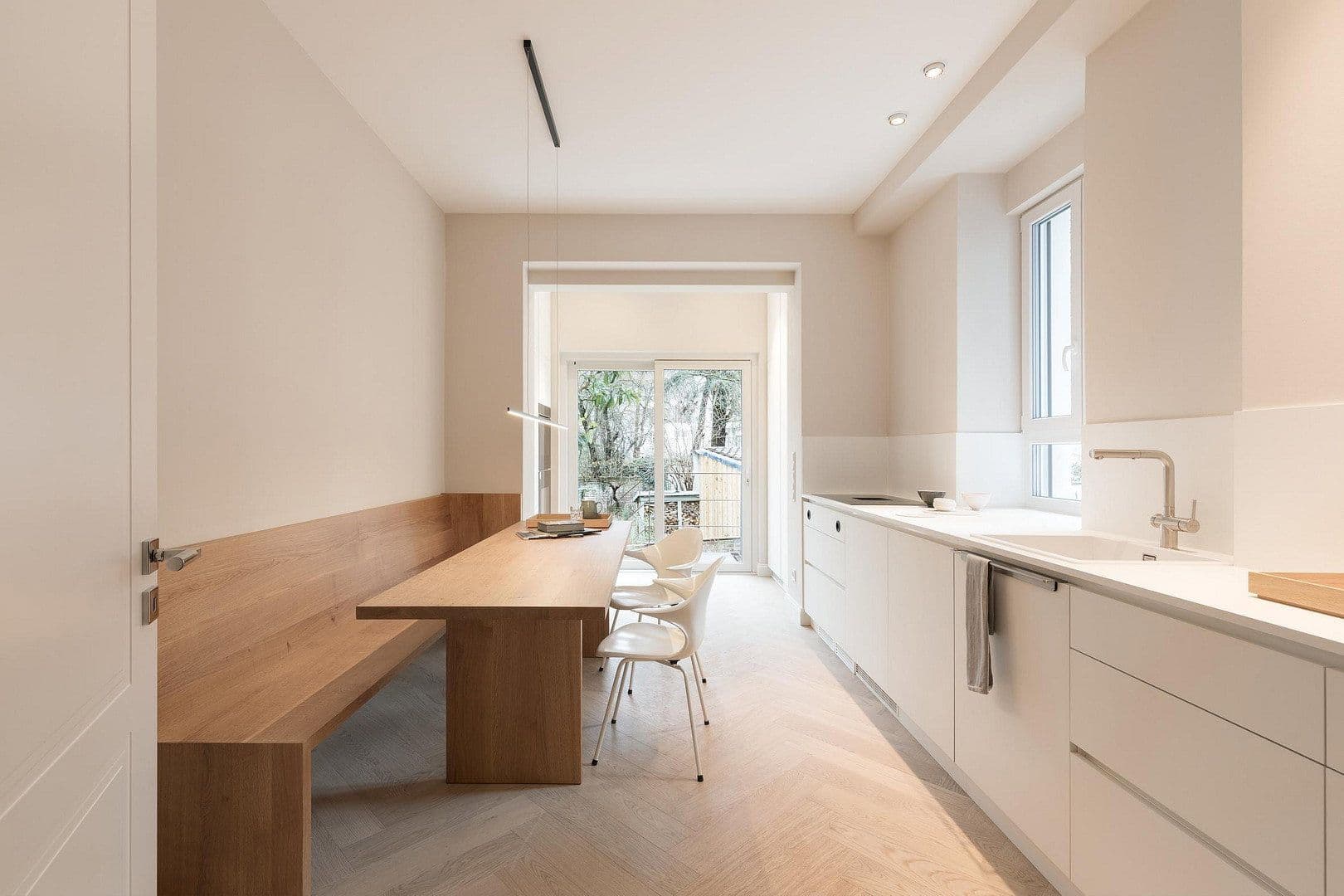 Pronájem bytu 4+1 104 m², Kennedydamm 7, Düsseldorf, Severní Porýní-Vestfálsko Pronájem bytu 4+1 104 m², Kennedydamm 7, Düsseldorf, Severní Porýní-Vestfálsko