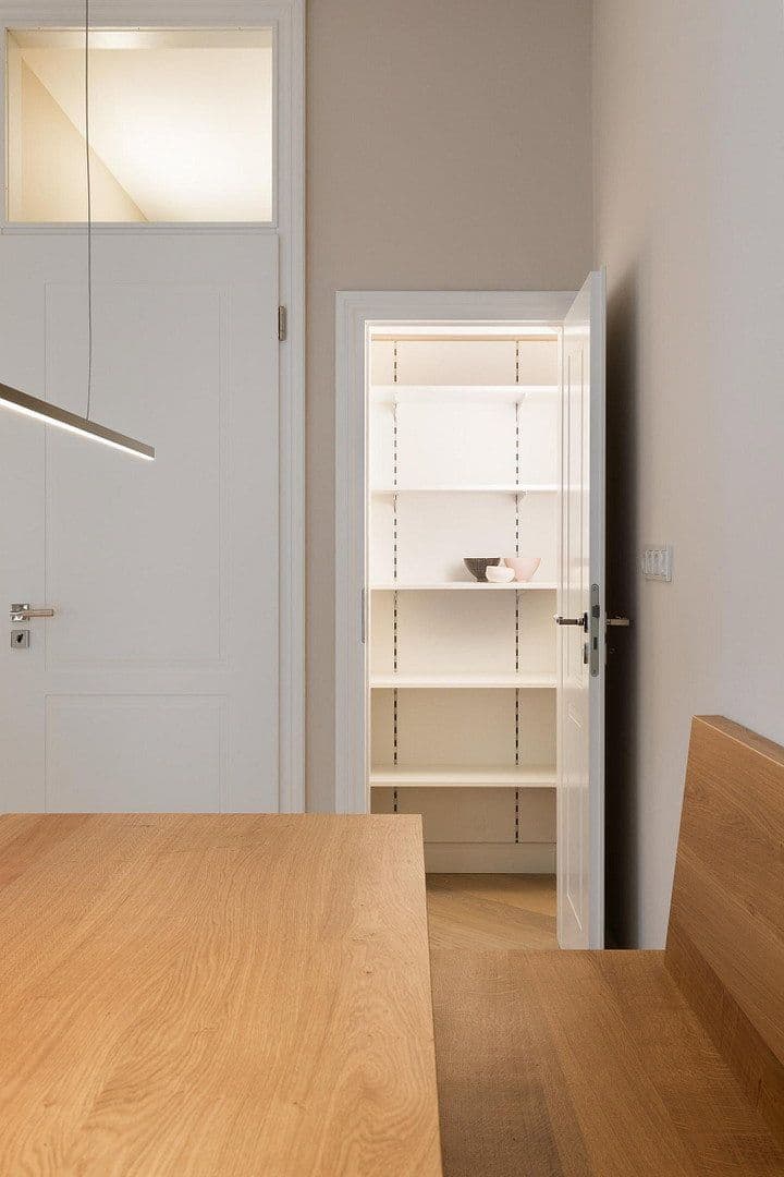 Pronájem bytu 4+1 104 m², Kennedydamm 7, Düsseldorf, Severní Porýní-Vestfálsko Pronájem bytu 4+1 104 m², Kennedydamm 7, Düsseldorf, Severní Porýní-Vestfálsko